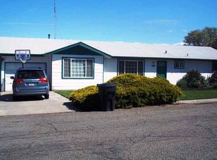 709 Conestoga Way, Grandview, WA 98930