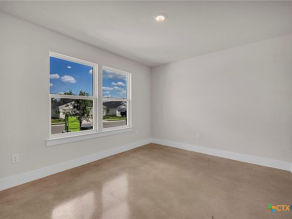 3rd image of 1043 Lexington Dr