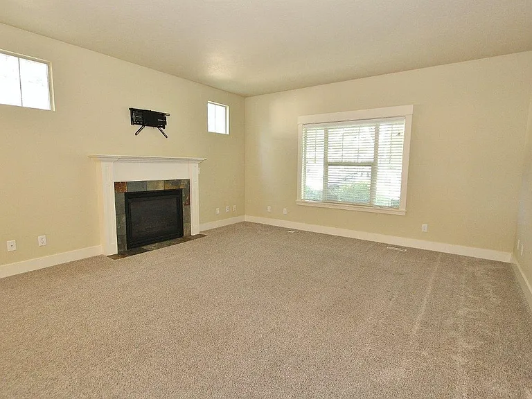 3819 Grover St — Photo 3