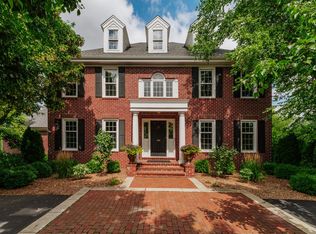 19450 Whitehall Dr, Brookfield, WI 53045