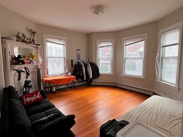 77 Walnut St, Brookline, MA