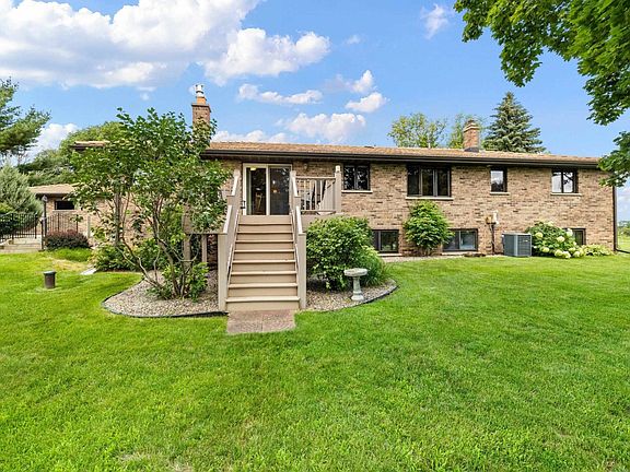 4th image of 1611 Sand Acres Dr