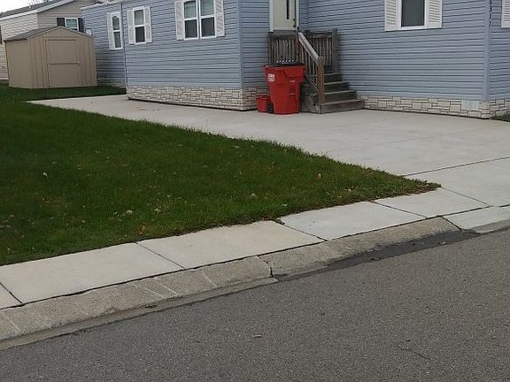 2nd image of 46311 Dorchester Dr