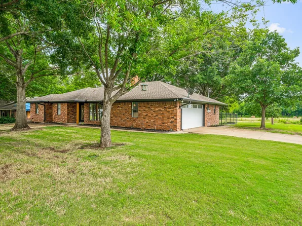 129 Blue Jay St, Stephenville, TX 76401