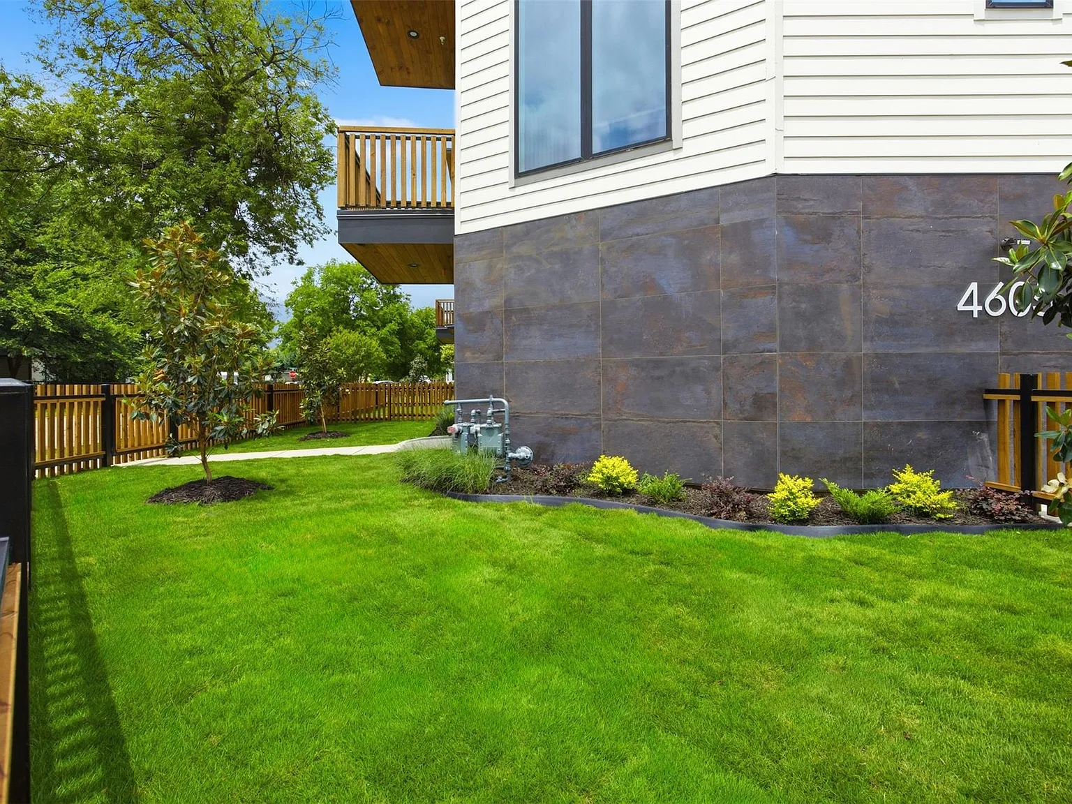 3 bed, 2.5 bath, 1990 sqft, $4,950 — Photo 4