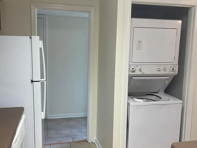 121 Barksdale Ct — Photo 10