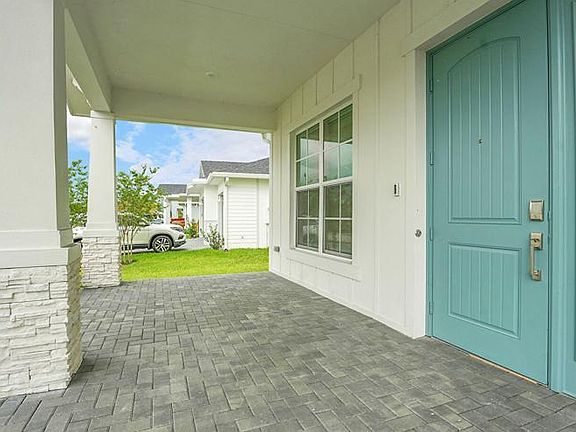 5th image of 601 Hookline Cir