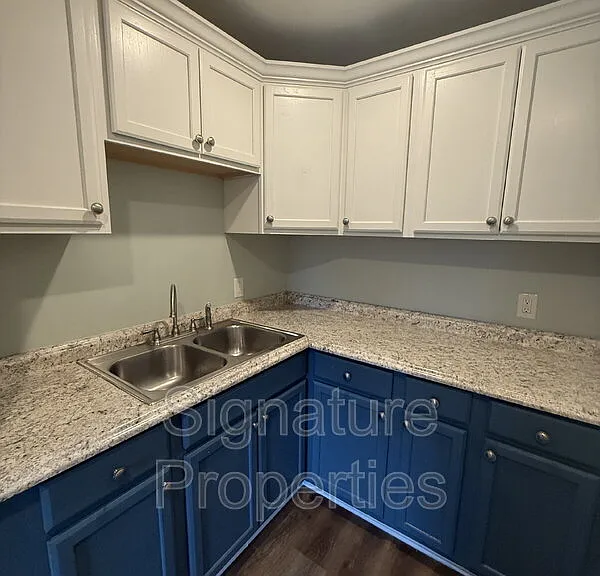 631 Quincy St #E — Photo 8
