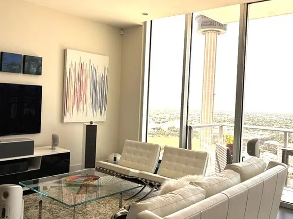 610 E MARKET ST #2703, San Antonio, TX 78205