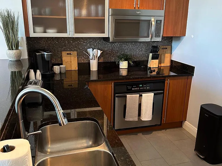 1551 N Flagler Dr #708 — Photo 10