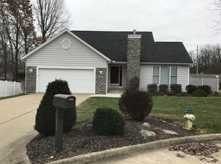 2106 Field Circle Ave, Akron, OH 44312