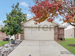 6525 Meadow Way Ln, Fort Worth, TX 76179