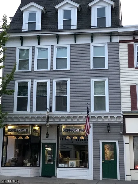 2 bed, $2,100 — Photo 1