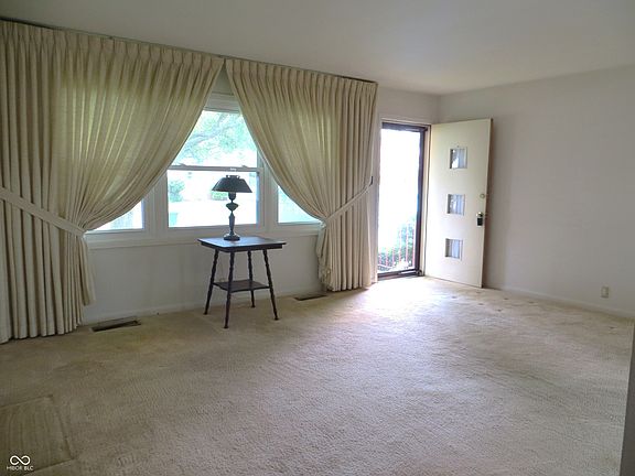 3rd image of 2110 Fisher Ave