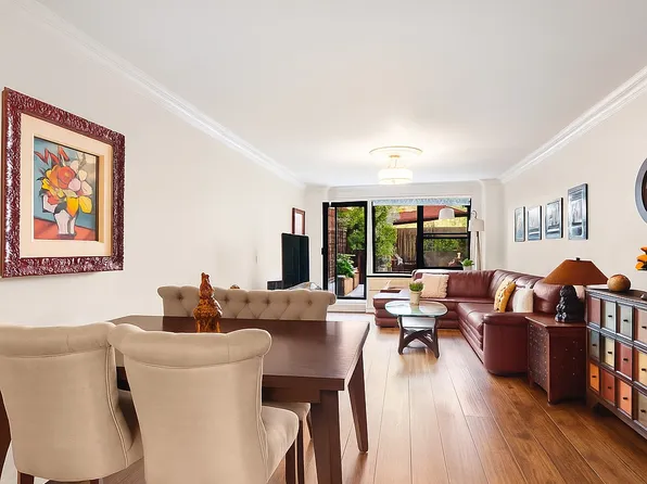 301 East 62nd Street 2K image 2 of 8