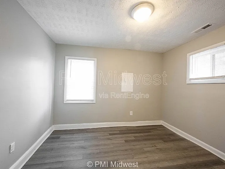 2930 N Dearborn St #B — Photo 10