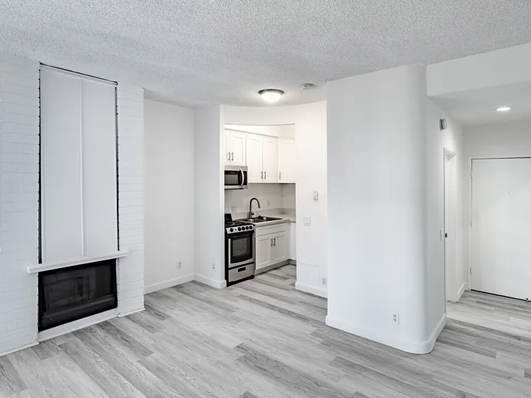10905 Ohio Ave. — Photo 19