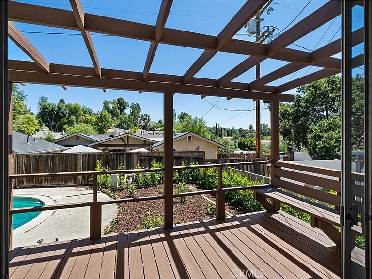 21816 Providencia St — Photo 19