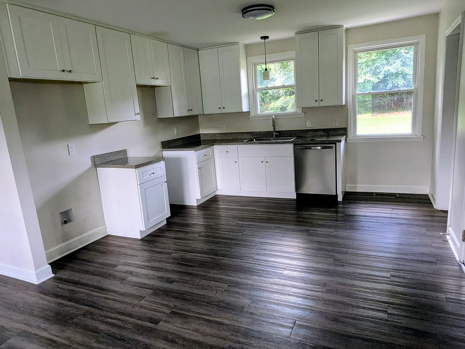 940 Colfax Drive - 1 — Photo 2