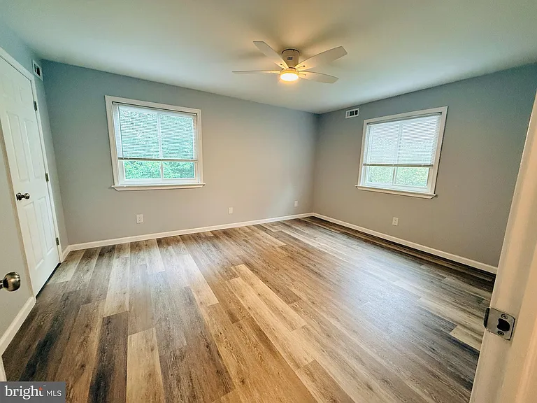 1008 Lindsey Ct — Photo 13