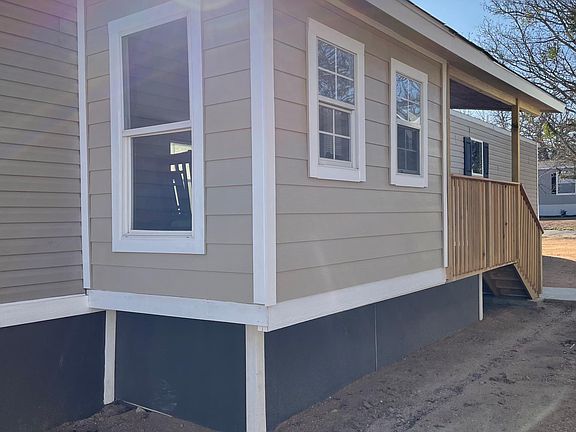 2nd image of 705B Fir Ln