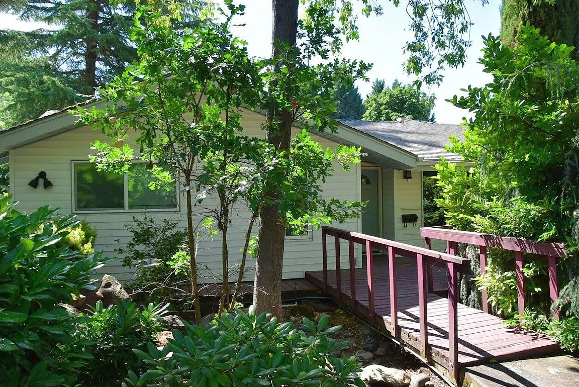 2656 Dellwood Ave photo 1