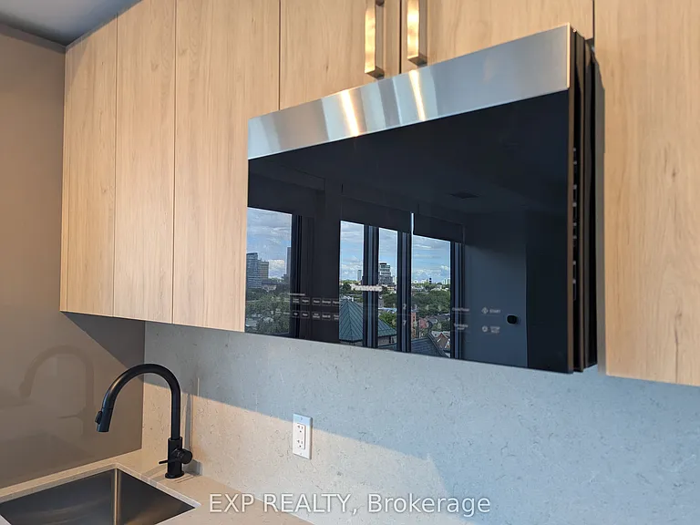 280 Dundas St W #814 — Photo 11