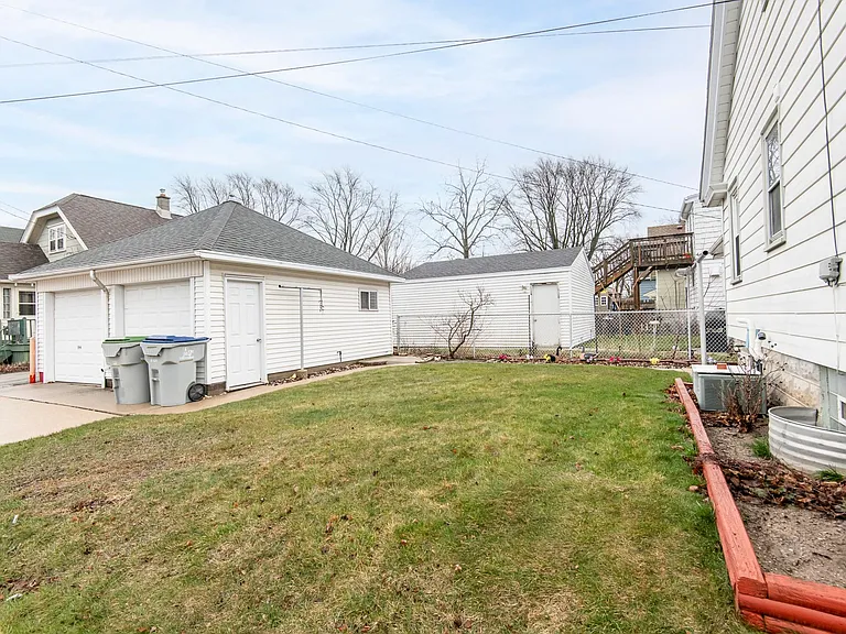 3500 S Clement Ave — Photo 36