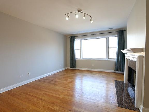 5th image of 702 S Lytle St Unit 3S