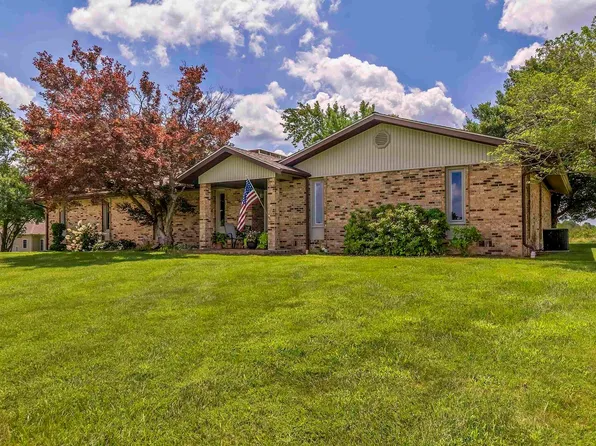 745 Goreville Rd, Goreville, IL 62939