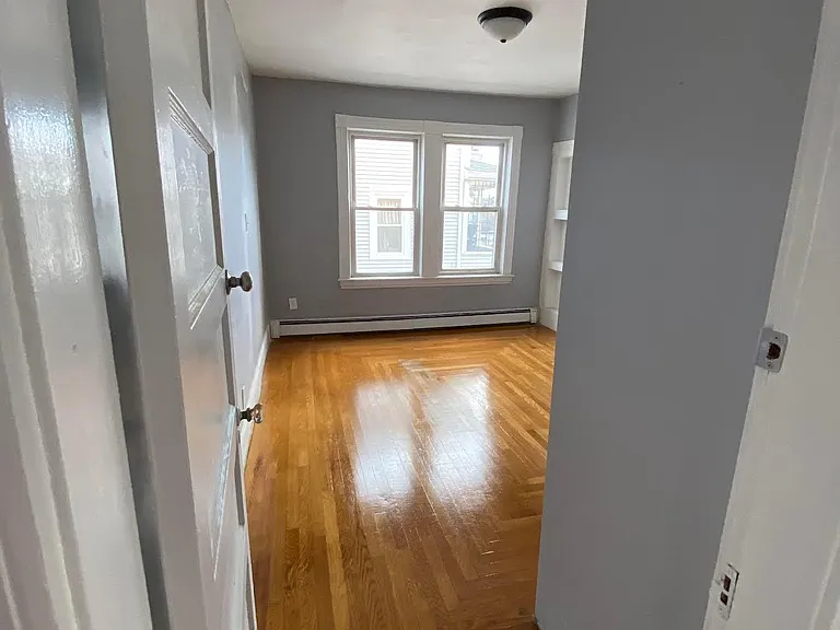52-54 Bellevue Ave #2 — Photo 2