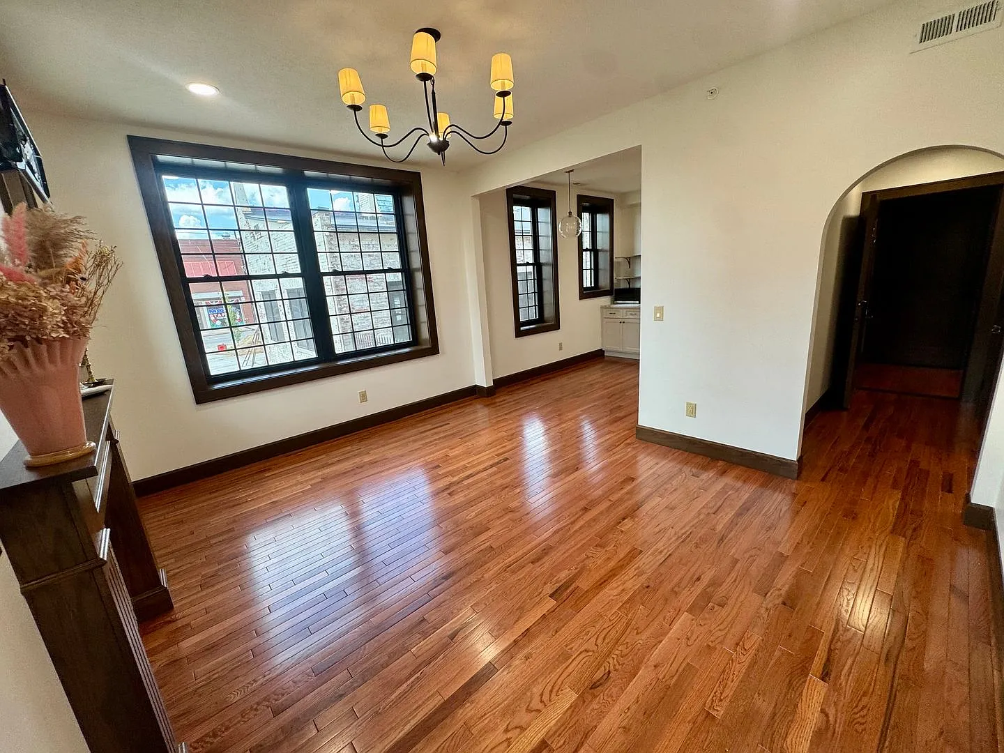 Meridian Flats — Photo 2