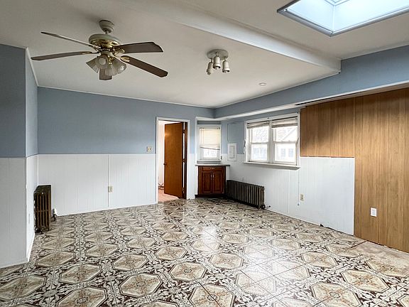 4th image of 370 2nd Ave Floor 1