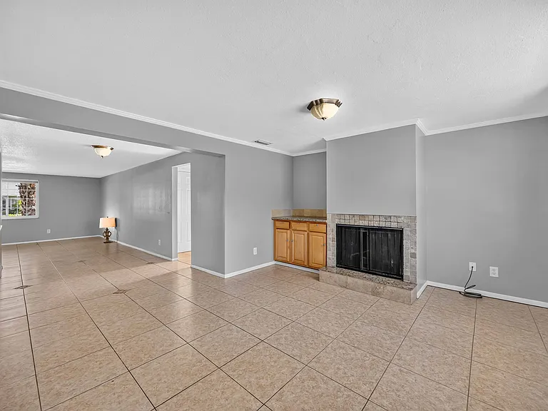 327 Cowry Rd — Photo 9