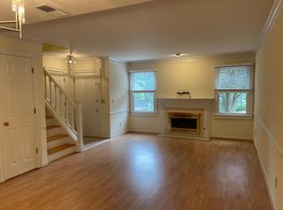 882 Lenox Oaks Cir NE, Atlanta, GA 30324