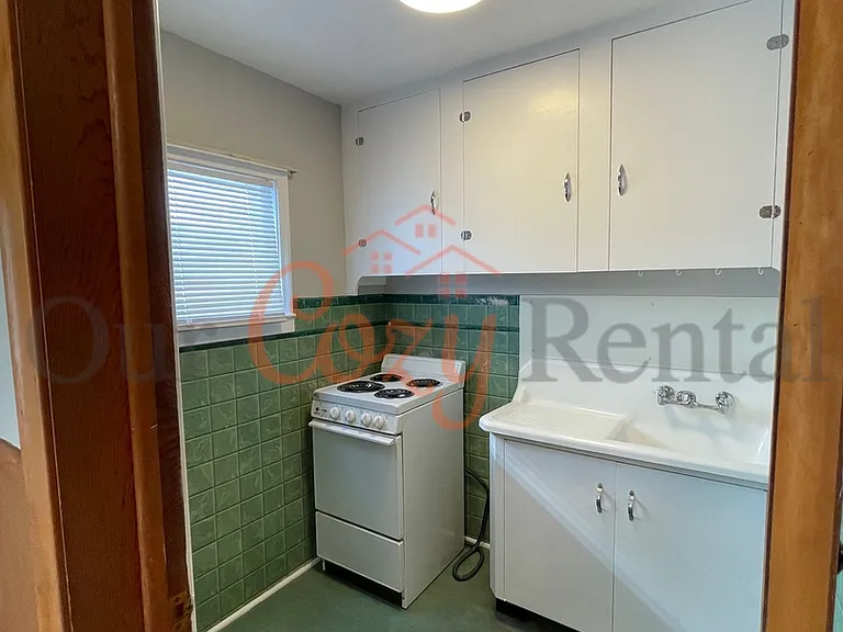 3020 S 5th Ave — Photo 3
