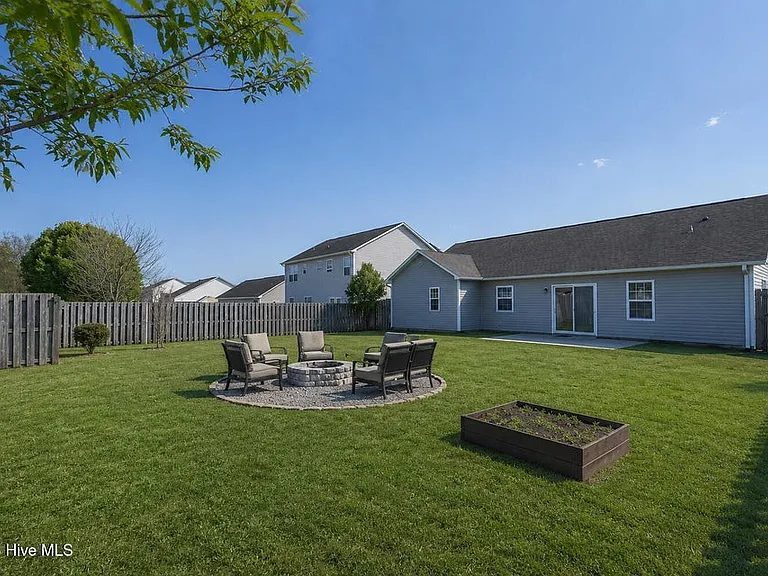 355 Rosebud Ln — Photo 12