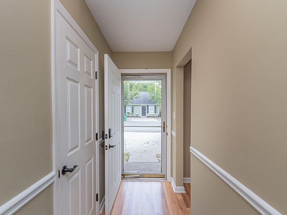 4th image of 106 Raintree Ct