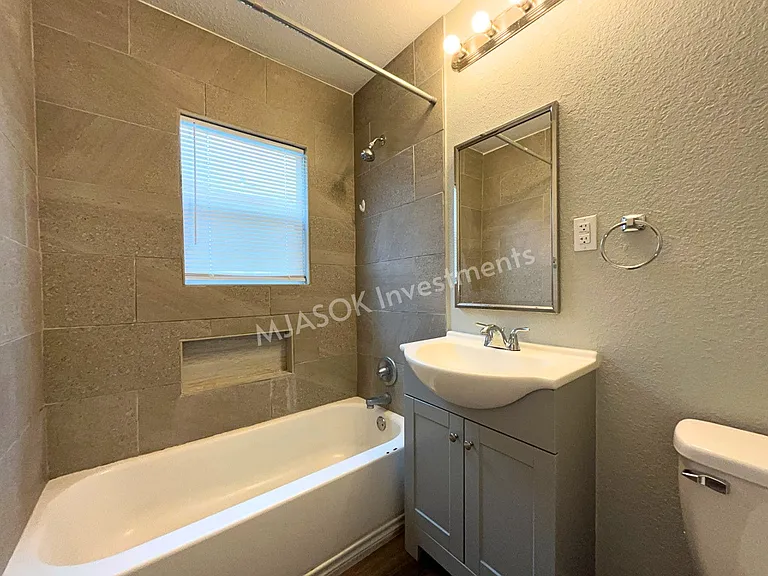 1713 NW Irwin Ave — Photo 16
