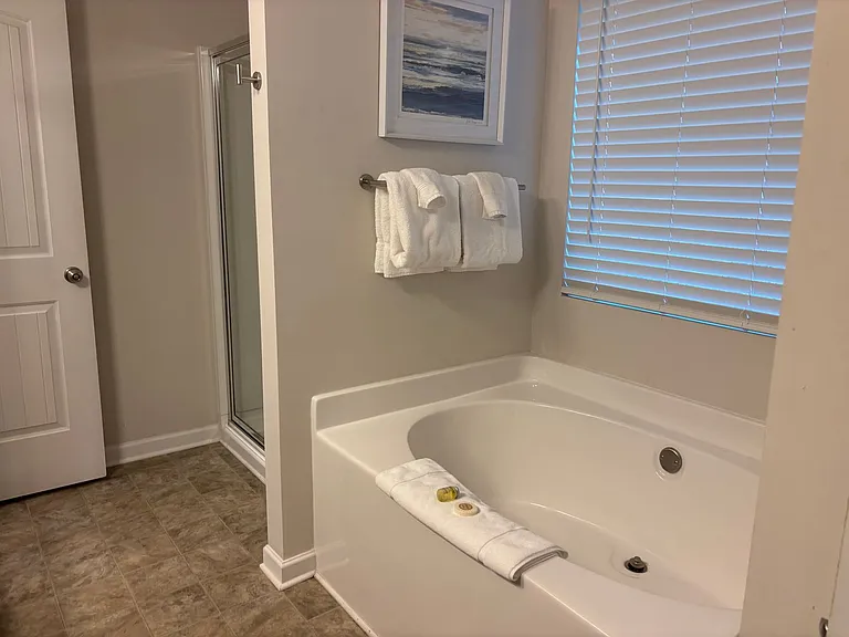 1256 Towne Square Ct — Photo 11