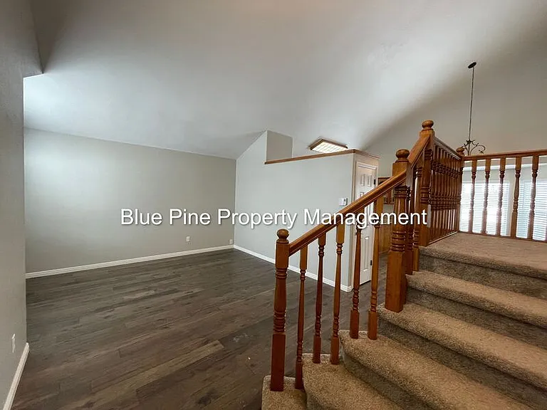 1455 Fox Ct — Photo 2