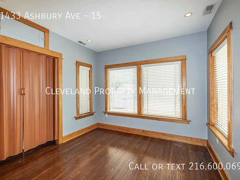 11433 Ashbury Ave #15 — Photo 7