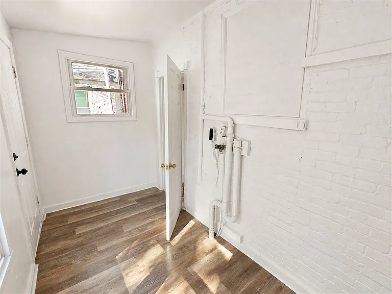 2238 N Pine St — Photo 8