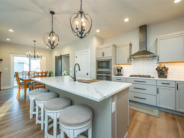 202 SW Prairie Trail Pkwy, Ankeny, IA 50023