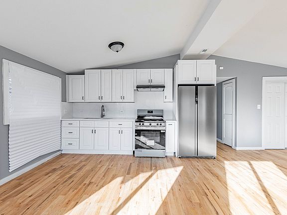 4th image of 15334 Hoyne Ave