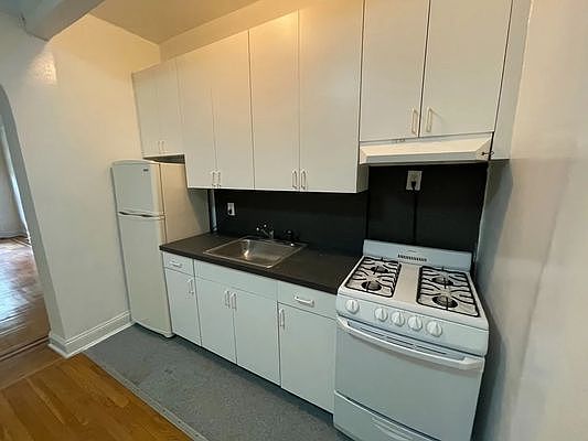 4th image of 172-90 Highland Ave #1K