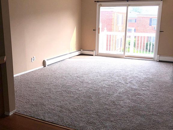 5th image of 2405 Torquay Ave APT 207