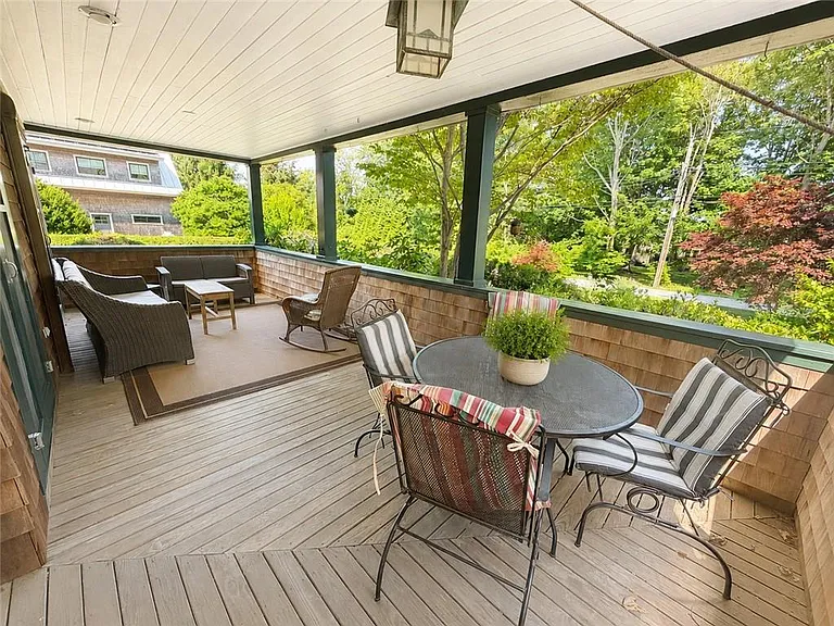 41 Calvert Pl — Photo 2
