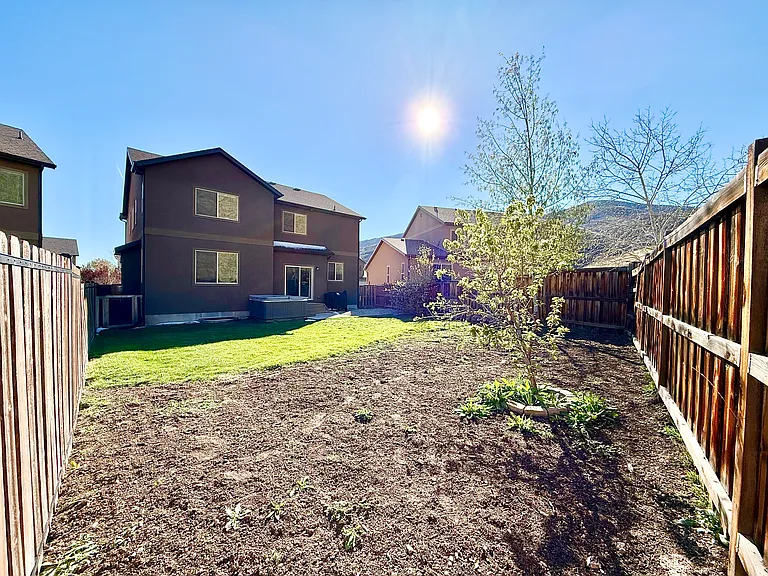 1867 E Chimney Stone Ct — Photo 27