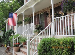 16 Cardinal Dr, Hackettstown, NJ 07840